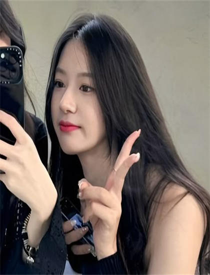 精准的探索战火红颜的奥秘：隐藏细节与深层意义